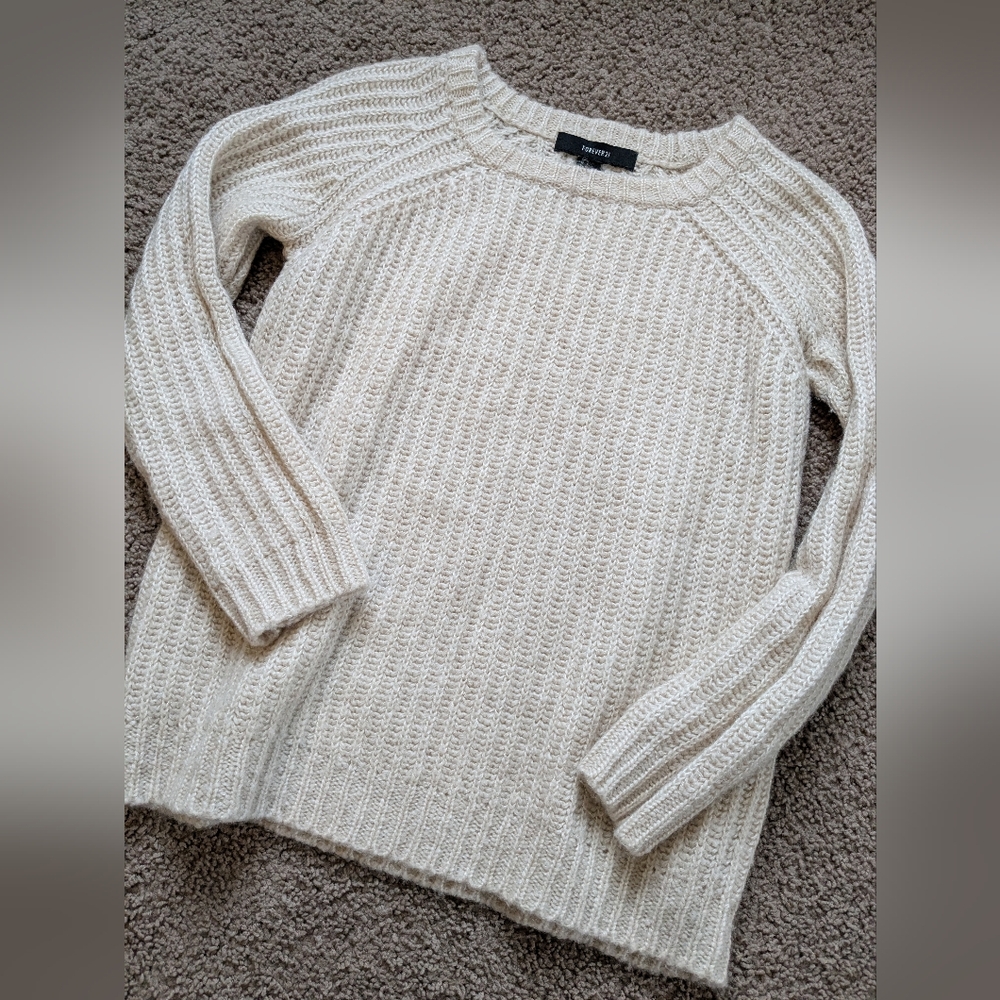 LAST CHANCE / DONATING Forever 21 Knit Cream Sweater